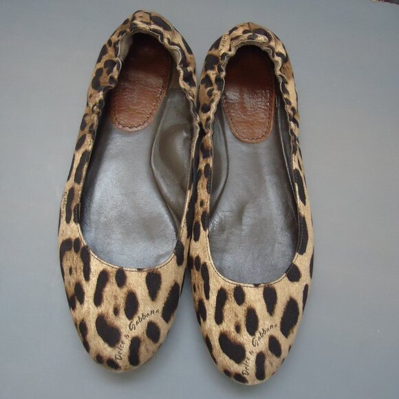 SIZE 39. Dolce & Gabbana leopard scrunch ballet flats. - Picture 1 of 14